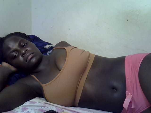 African-qeen1 live cam on BongaCams
