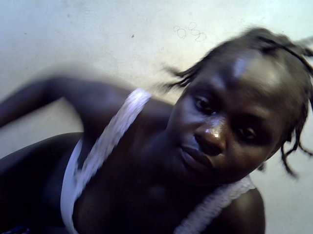 African-qeen1