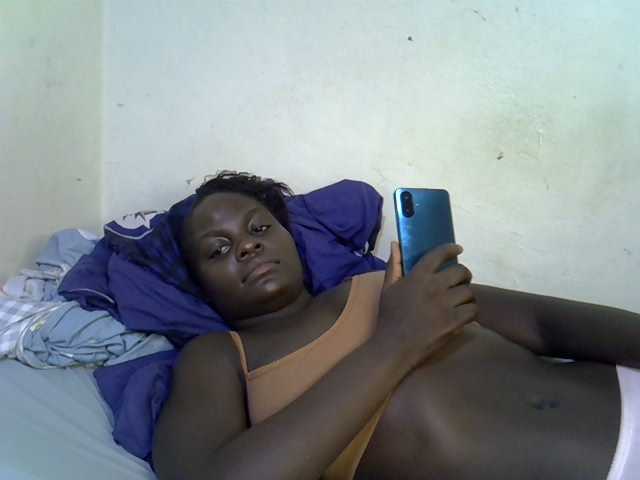 African-qeen1