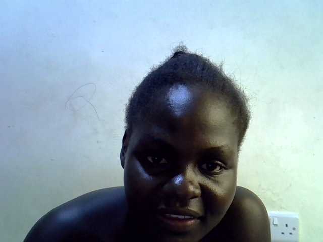 African-qeen1