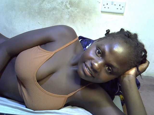 African-qeen1