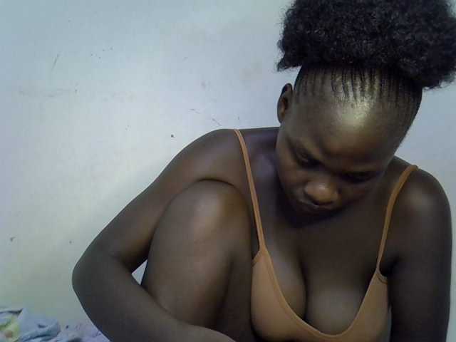 African-qeen1