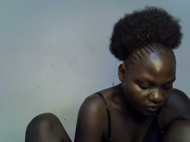 African-qeen1