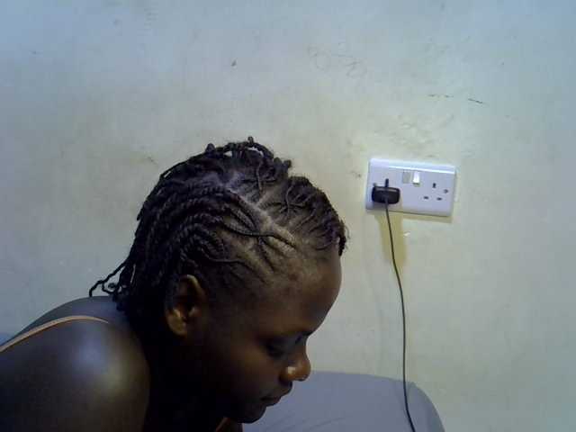African-qeen1