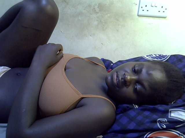 African-qeen1
