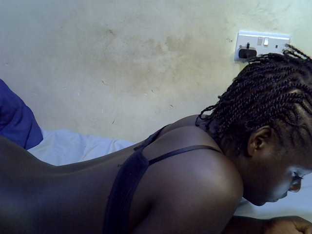 African-qeen1 live cam on BongaCams