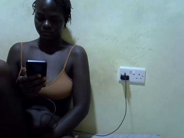 African-qeen1