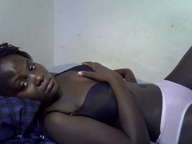 African-qeen1 live cam on BongaCams