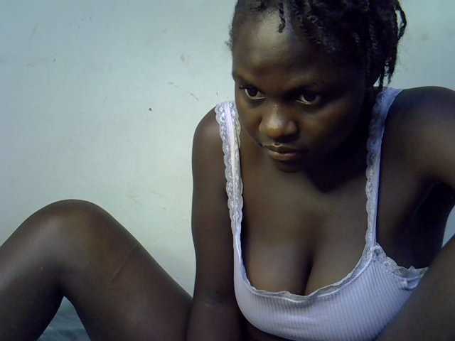 African-qeen1 live cam on BongaCams