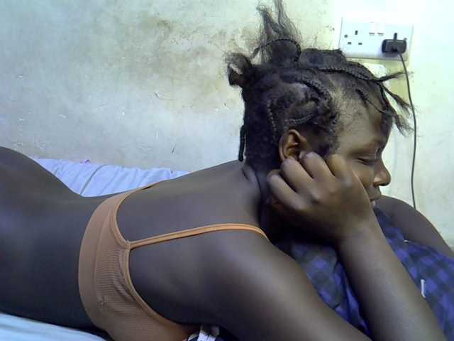African-qeen1