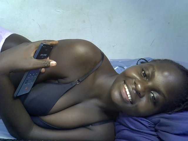 African-qeen1