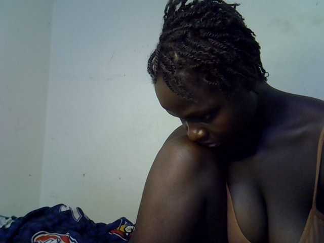 African-qeen1