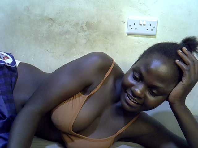 African-qeen1 live cam on BongaCams