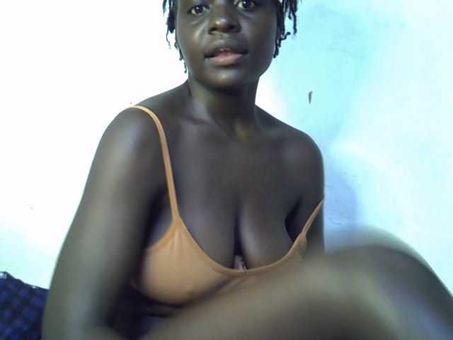 African-qeen1 live cam on BongaCams