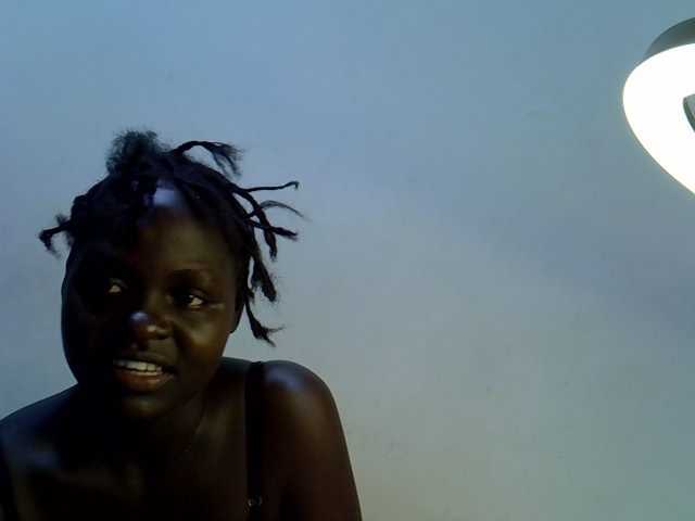 African-qeen1 live cam on BongaCams
