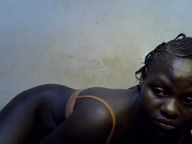 African-qeen1 live cam on BongaCams