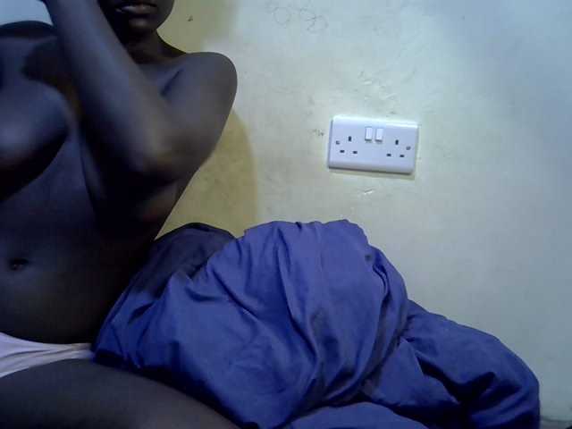 African-qeen1 live cam on BongaCams