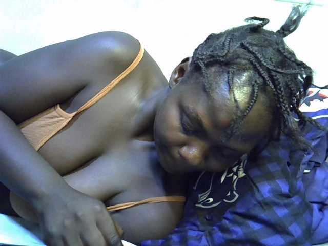African-qeen1 live cam on BongaCams