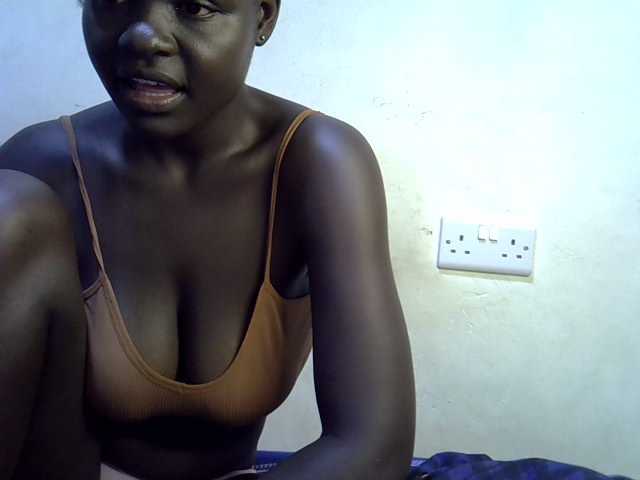 African-qeen1