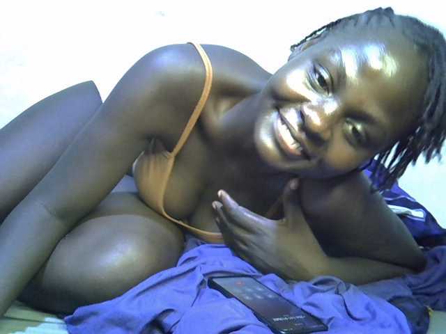 African-qeen1