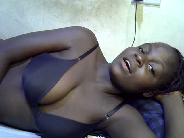 African-qeen1 live cam on BongaCams
