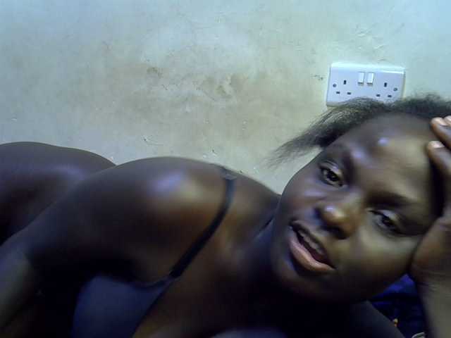 African-qeen1 live cam on BongaCams