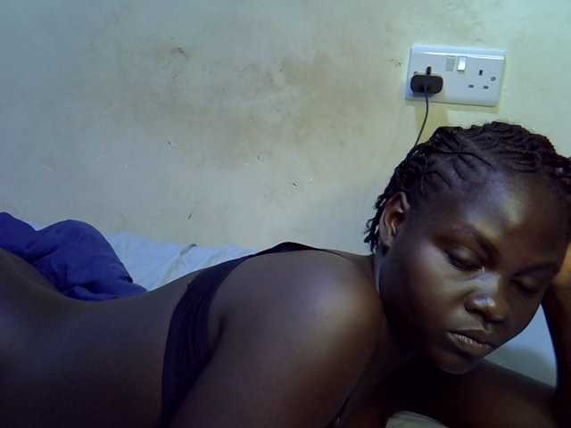 African-qeen1