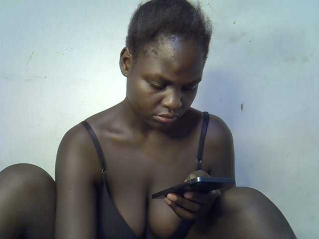 African-qeen1 live cam on BongaCams