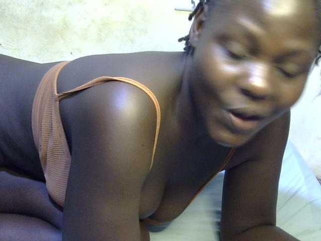 African-qeen1