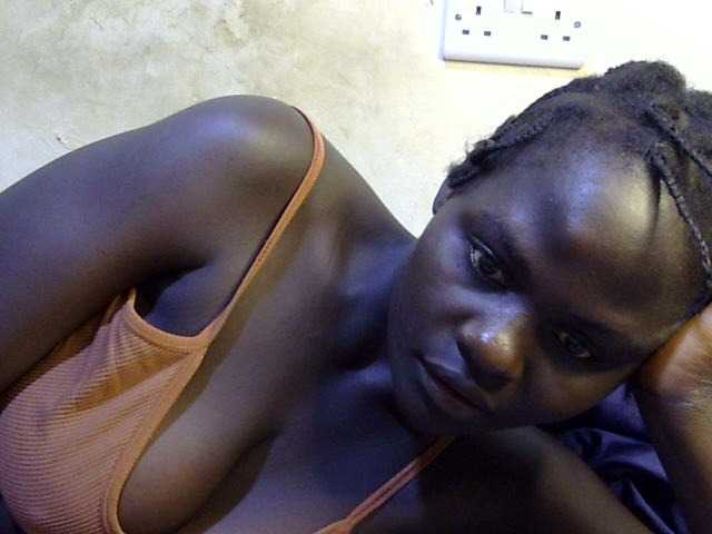 African-qeen1 live cam on BongaCams