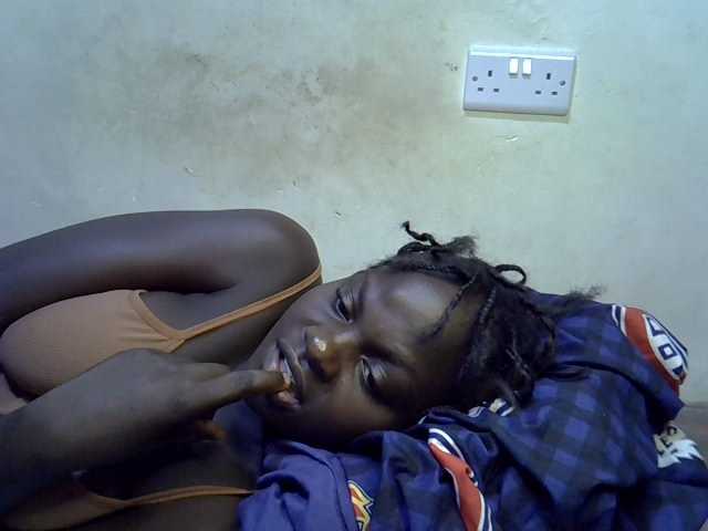 African-qeen1 live cam on BongaCams
