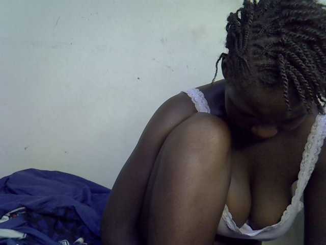 African-qeen1 live cam on BongaCams