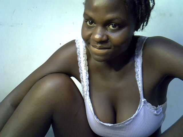 African-qeen1
