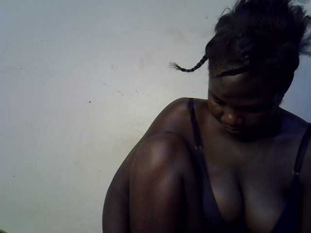 African-qeen1 live cam on BongaCams