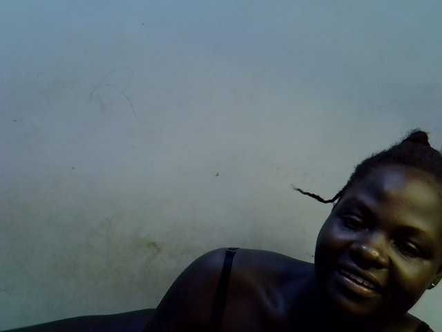African-qeen1