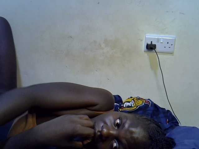 African-qeen1