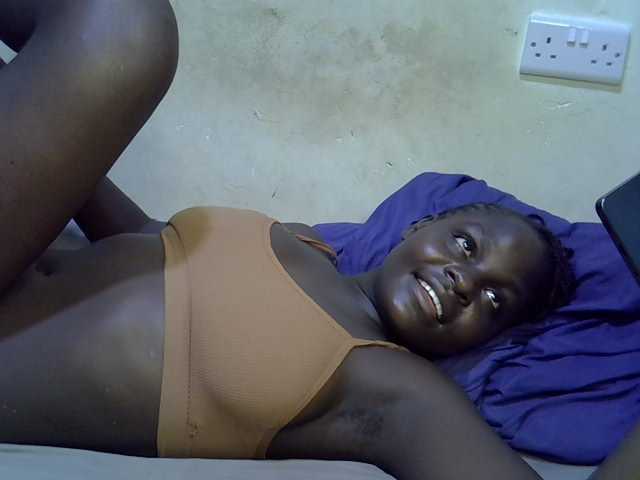 African-qeen1