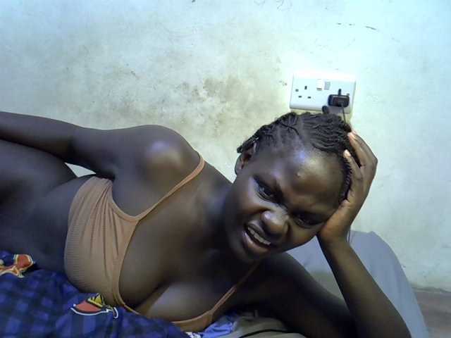 African-qeen1 live cam on BongaCams
