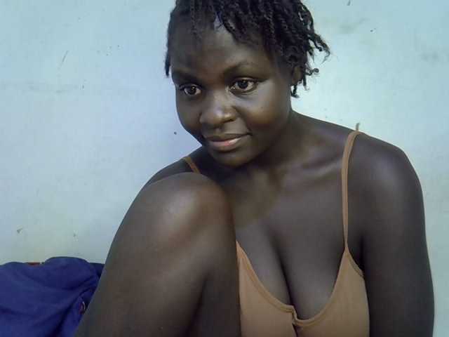 African-qeen1