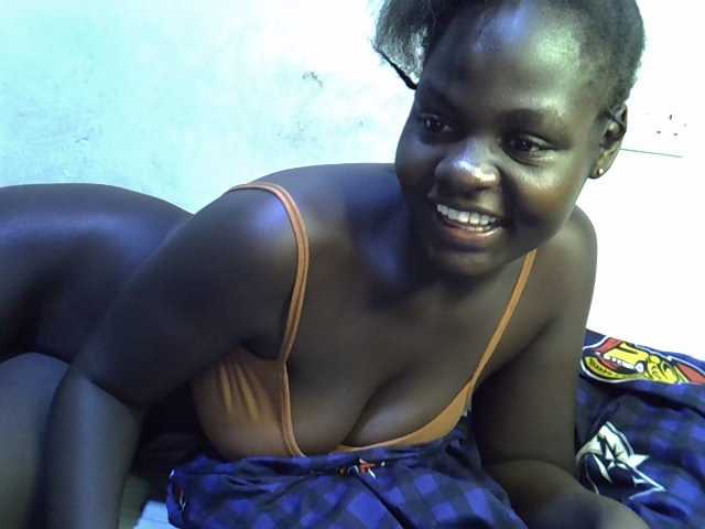 African-qeen1