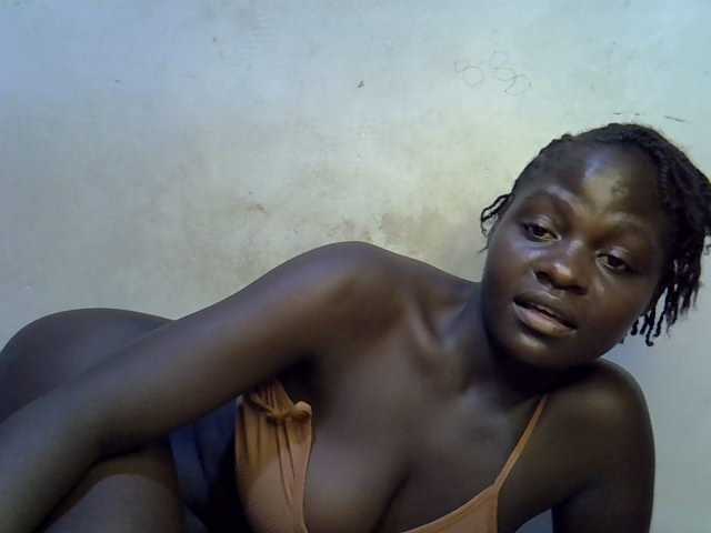 African-qeen1 live cam on BongaCams