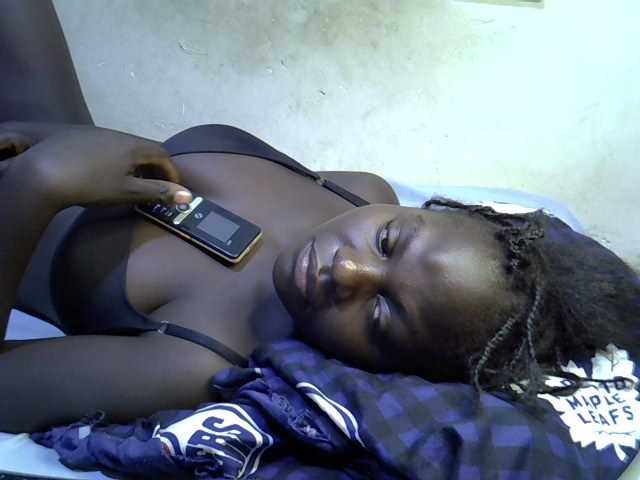 African-qeen1