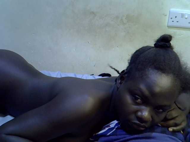 African-qeen1