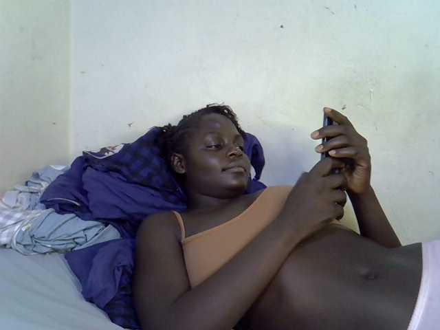 African-qeen1
