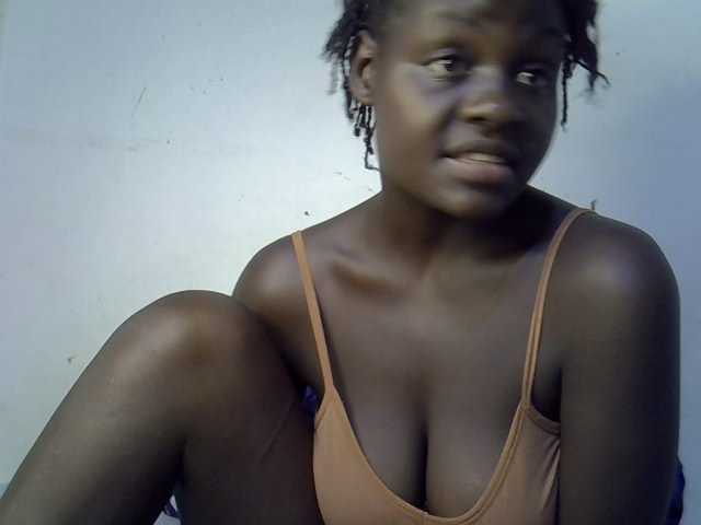 African-qeen1 live cam on BongaCams