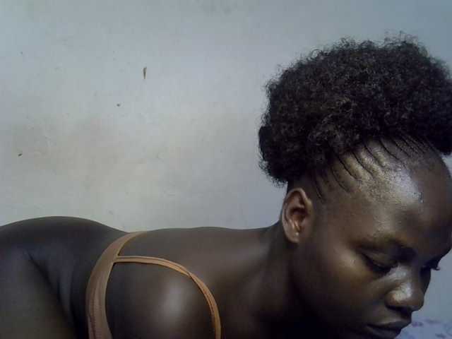 African-qeen1 live cam on BongaCams