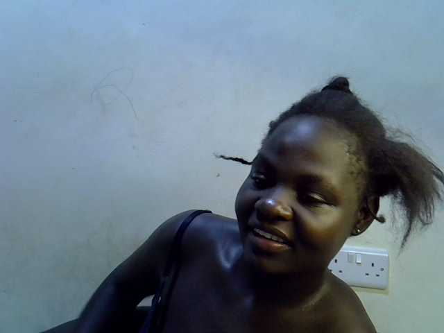 African-qeen1