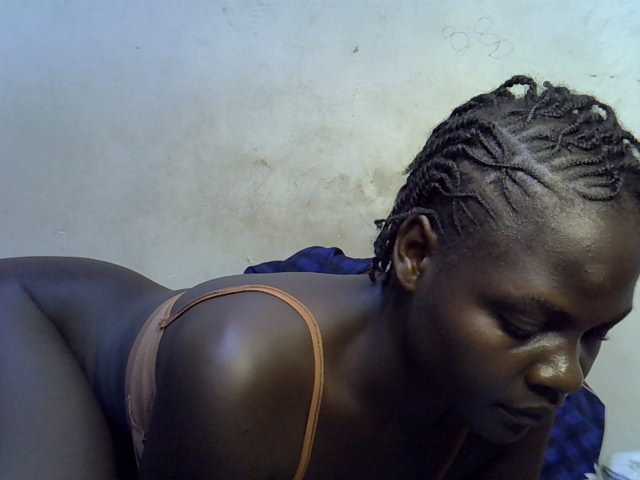 African-qeen1 live cam on BongaCams