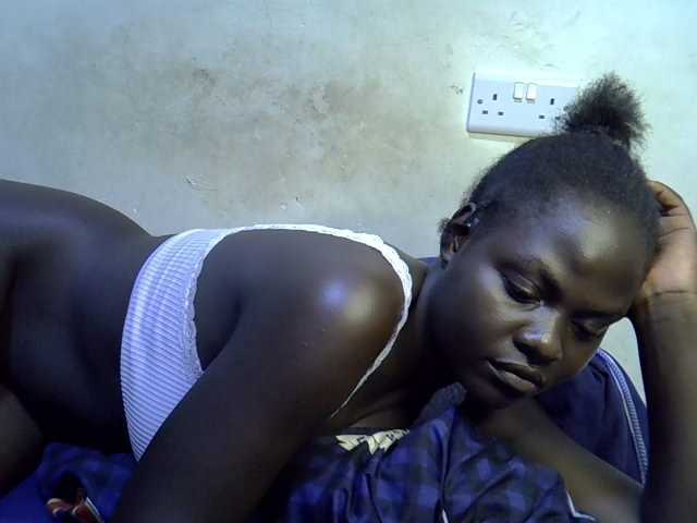 African-qeen1