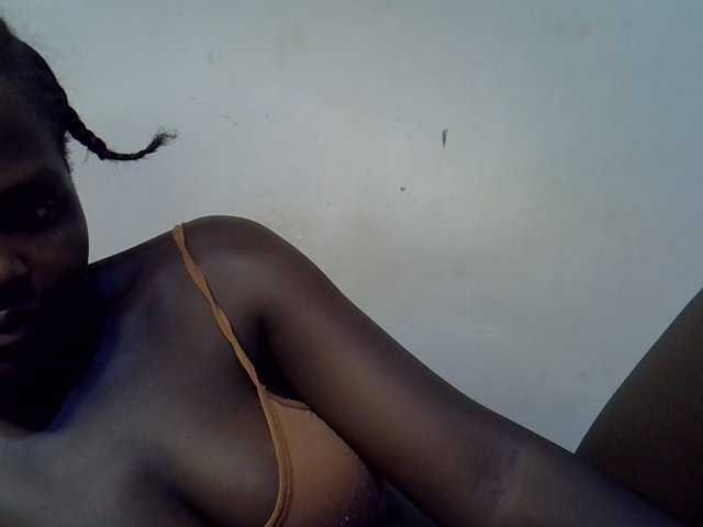 African-qeen1